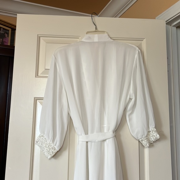 2 piece lingerie. Baby doll size M/L; robe size M - Picture 10 of 12